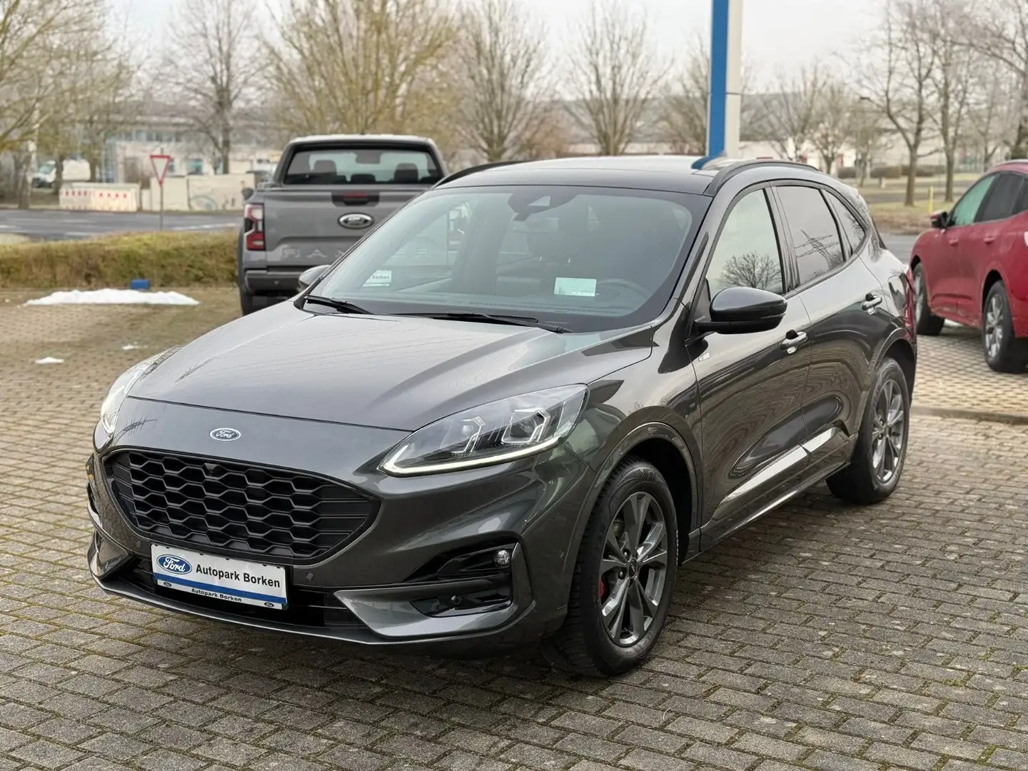 Ford Kuga ST-Line X Grijs - 1