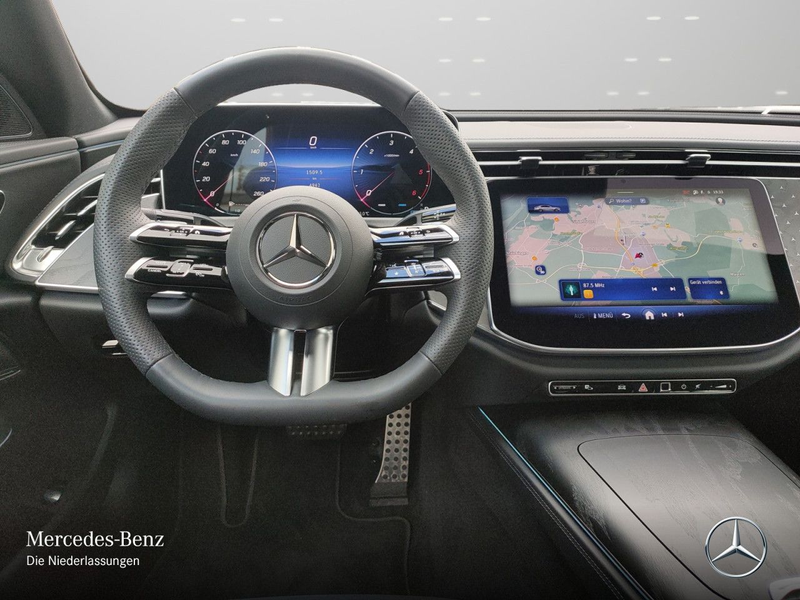 Mercedes-Benz E 220 d Edition AMG-Line Fahrass 360° Pano Distr. — photo 13
