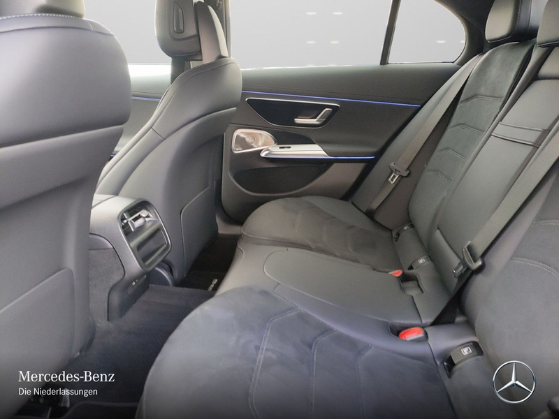 Mercedes-Benz E 220 d Edition AMG-Line Fahrass 360° Pano Distr. — photo 12
