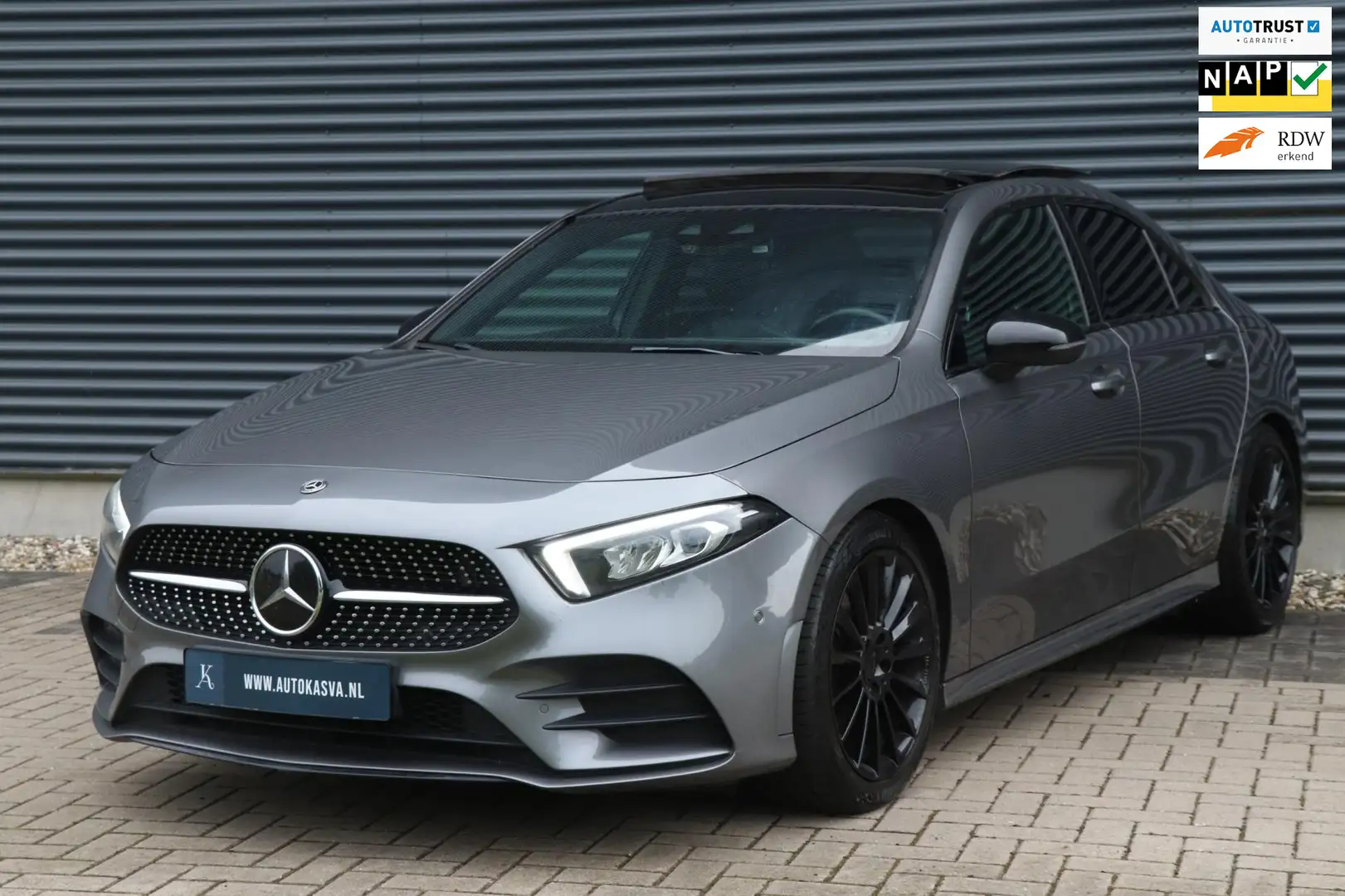 Mercedes-Benz A 200 AMG | PANO - SFEER - VOLL! Gris - 1