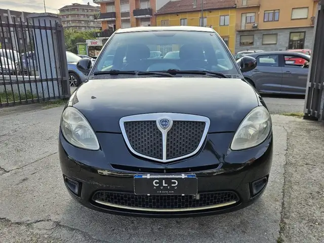 Lancia Ypsilon view 2