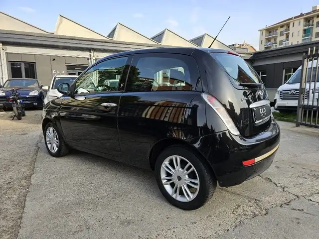 Lancia Ypsilon view 6
