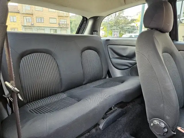 Lancia Ypsilon view 11