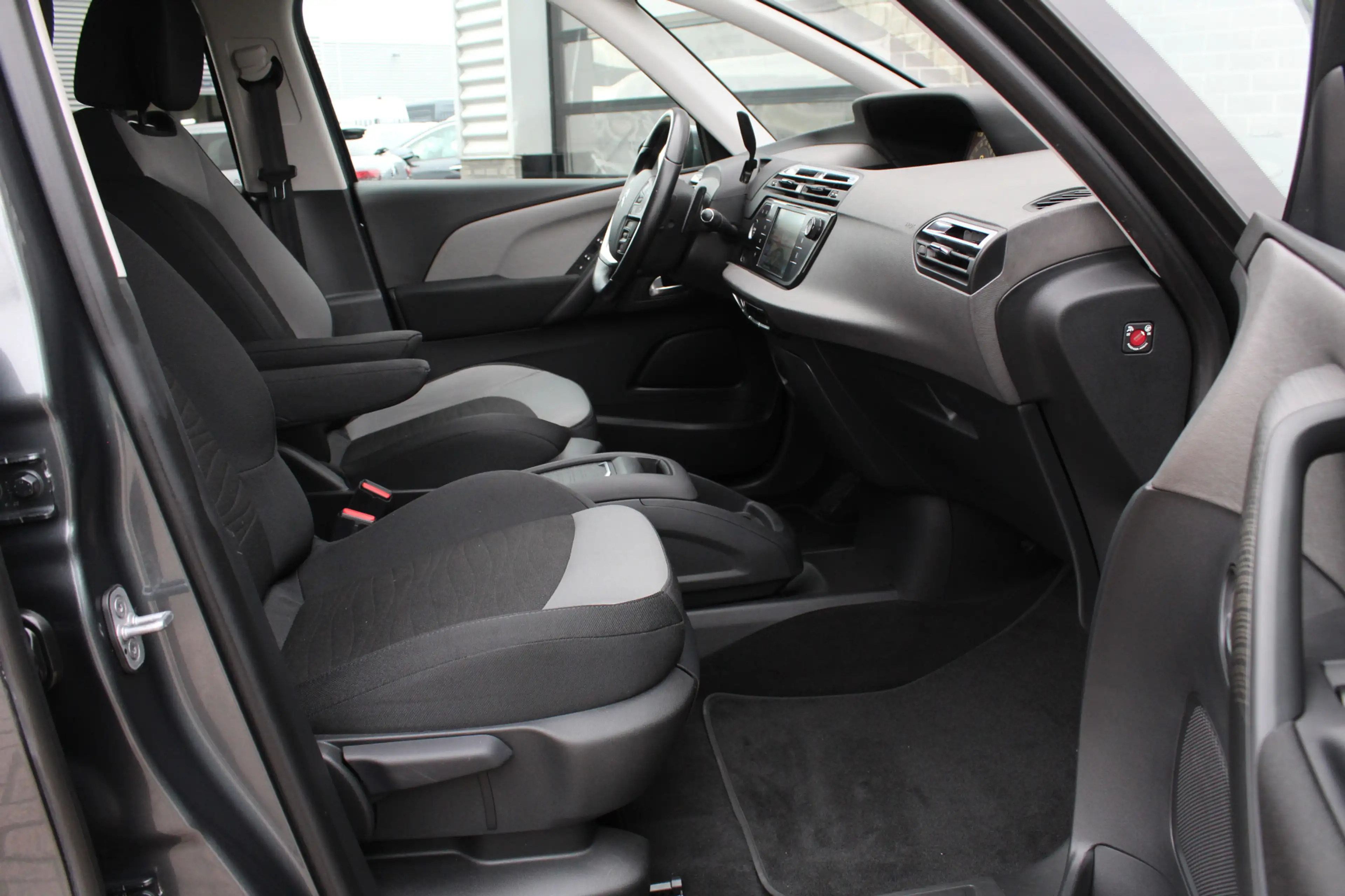 Citroen Grand C4 Picasso 1.6 e-THP Business / 7 Persoons / Automaat — photo 9