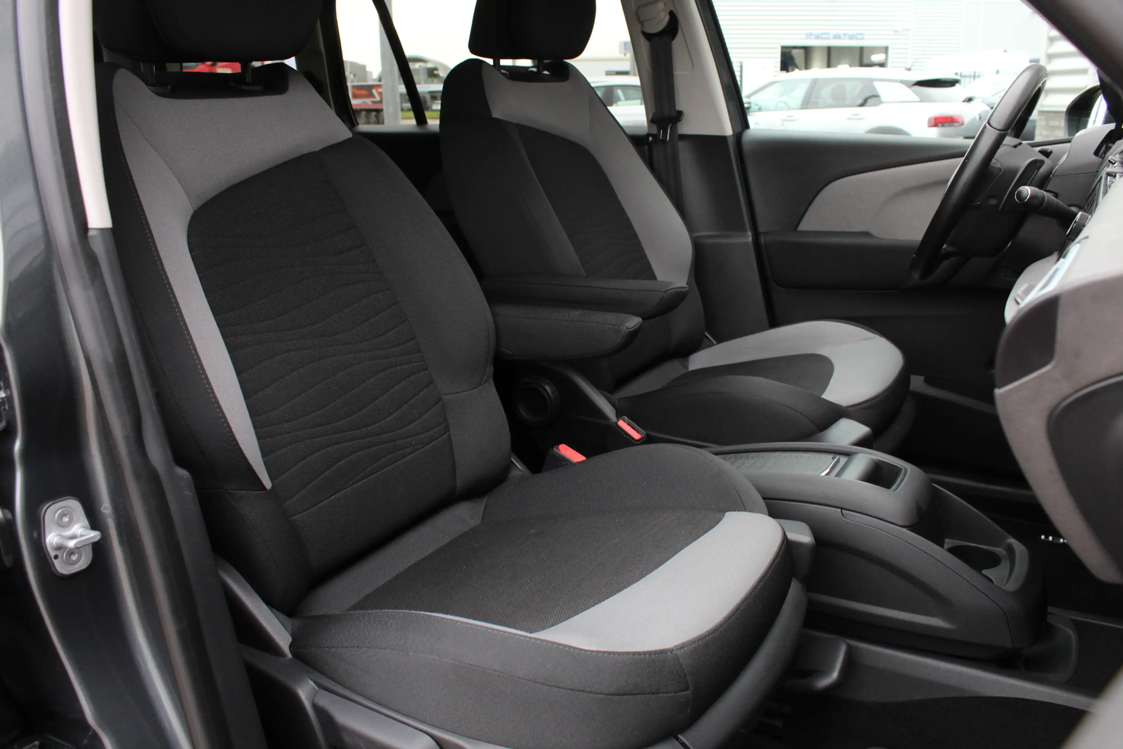 Citroen Grand C4 Picasso 1.6 e-THP Business / 7 Persoons / Automaat — photo 10