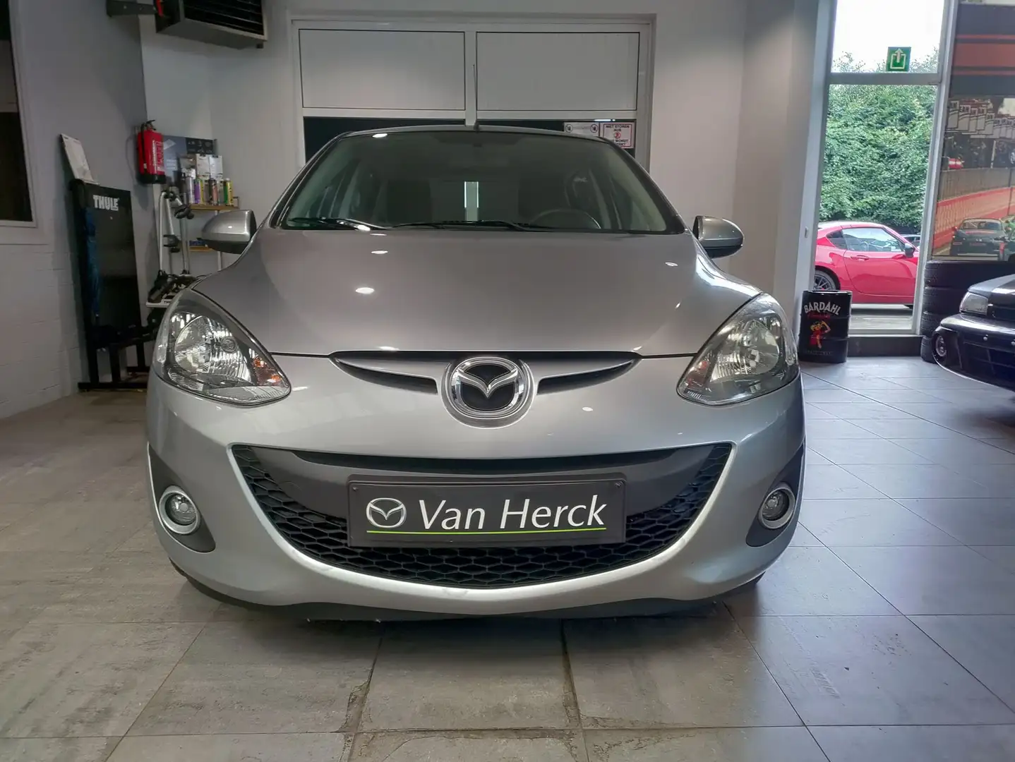 Mazda 2 1.3i Active+ 75 pk Gri - 2