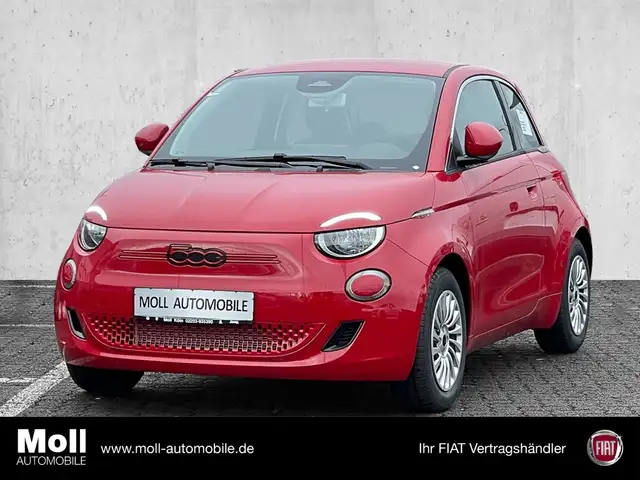 Fiat 500e Red / Navi / Klimaaut. / Apple Carplay