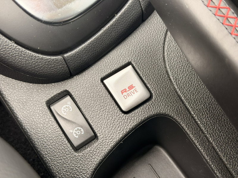 Renault Clio 1.6 R.S. Trophy 220PK 18'' LED Navi Cruise Clima — photo 25