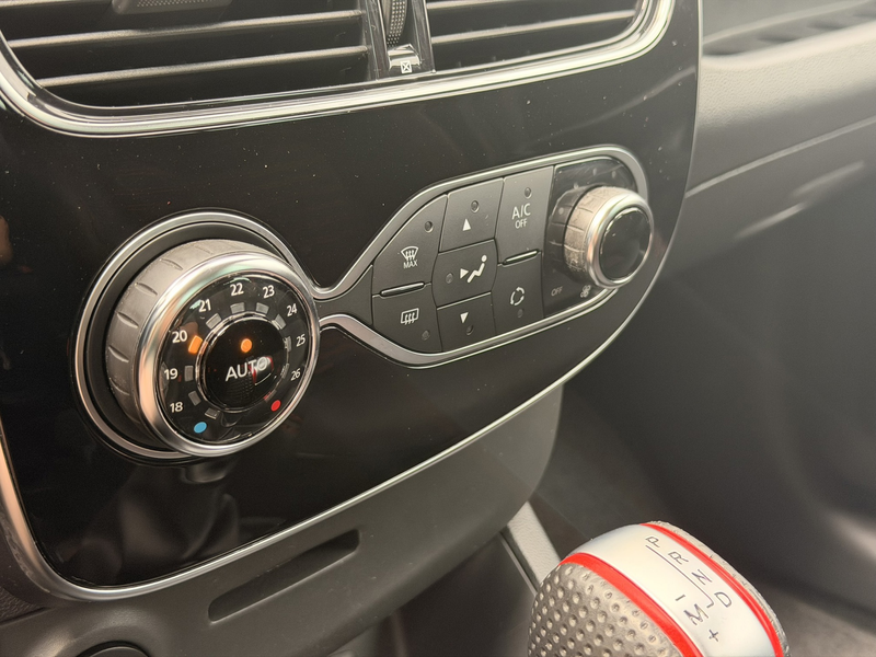 Renault Clio 1.6 R.S. Trophy 220PK 18'' LED Navi Cruise Clima — photo 22