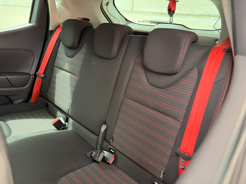 Renault Clio 1.6 R.S. Trophy 220PK 18'' LED Navi Cruise Clima — photo 11
