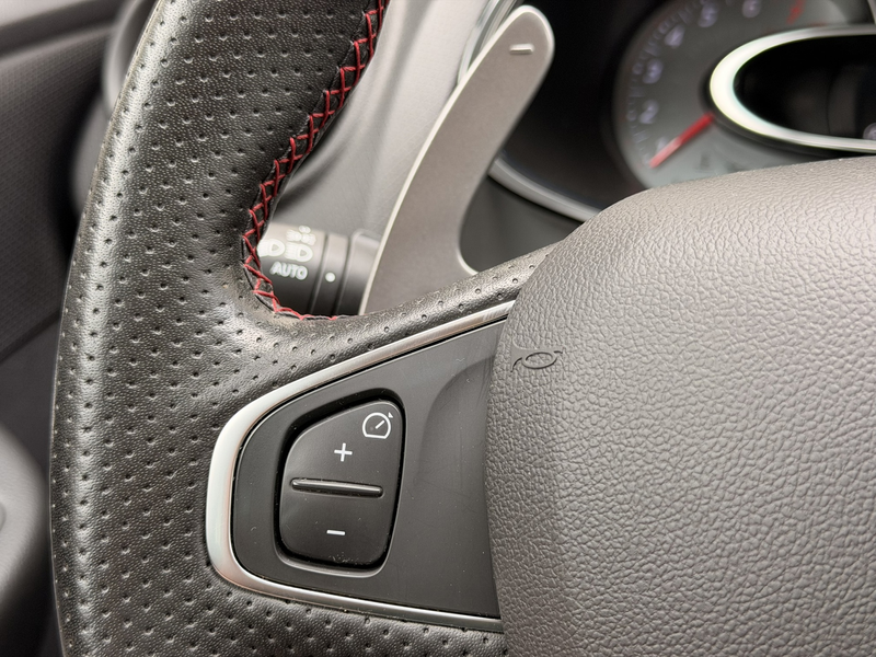 Renault Clio 1.6 R.S. Trophy 220PK 18'' LED Navi Cruise Clima — photo 17