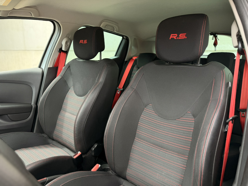 Renault Clio 1.6 R.S. Trophy 220PK 18'' LED Navi Cruise Clima — photo 10