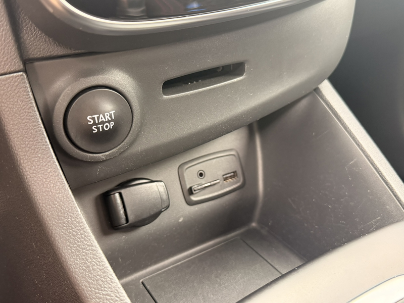 Renault Clio 1.6 R.S. Trophy 220PK 18'' LED Navi Cruise Clima — photo 23