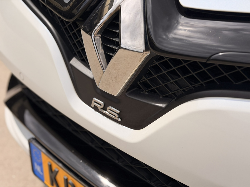 Renault Clio 1.6 R.S. Trophy 220PK 18'' LED Navi Cruise Clima — photo 9