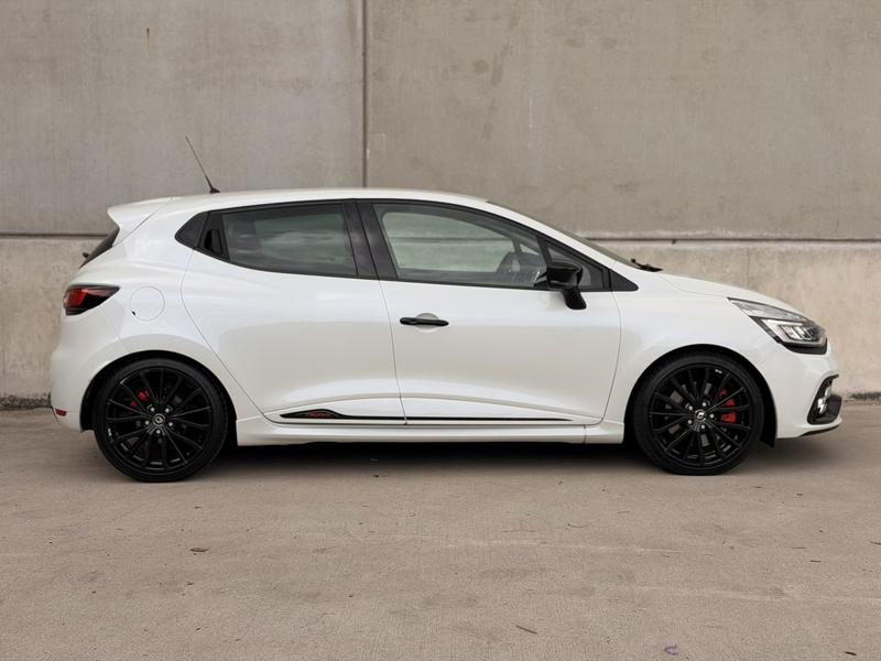 Renault Clio 1.6 R.S. Trophy 220PK 18'' LED Navi Cruise Clima — photo 7