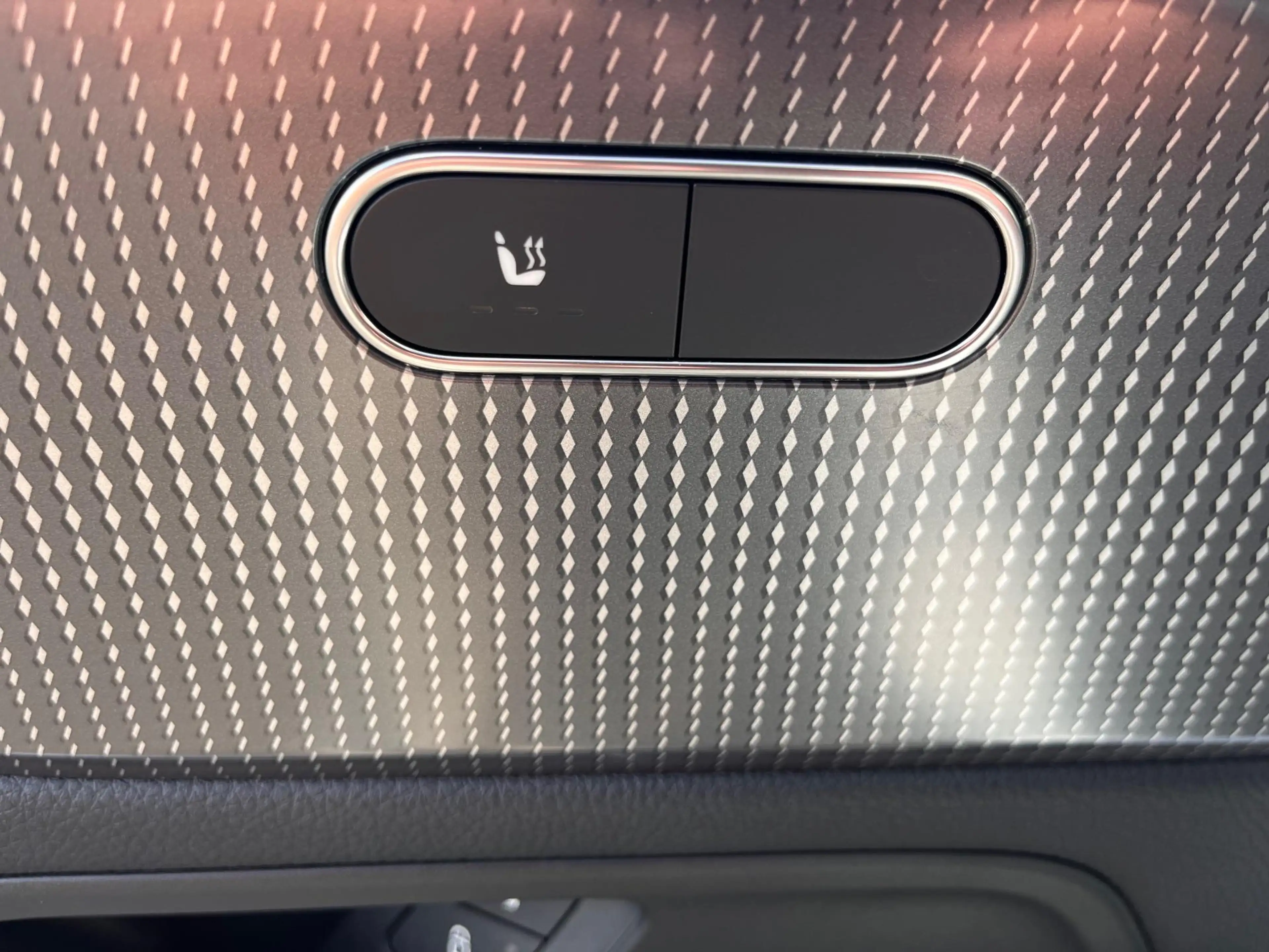 Mercedes-Benz EQA 250 met panoramadak — photo 13