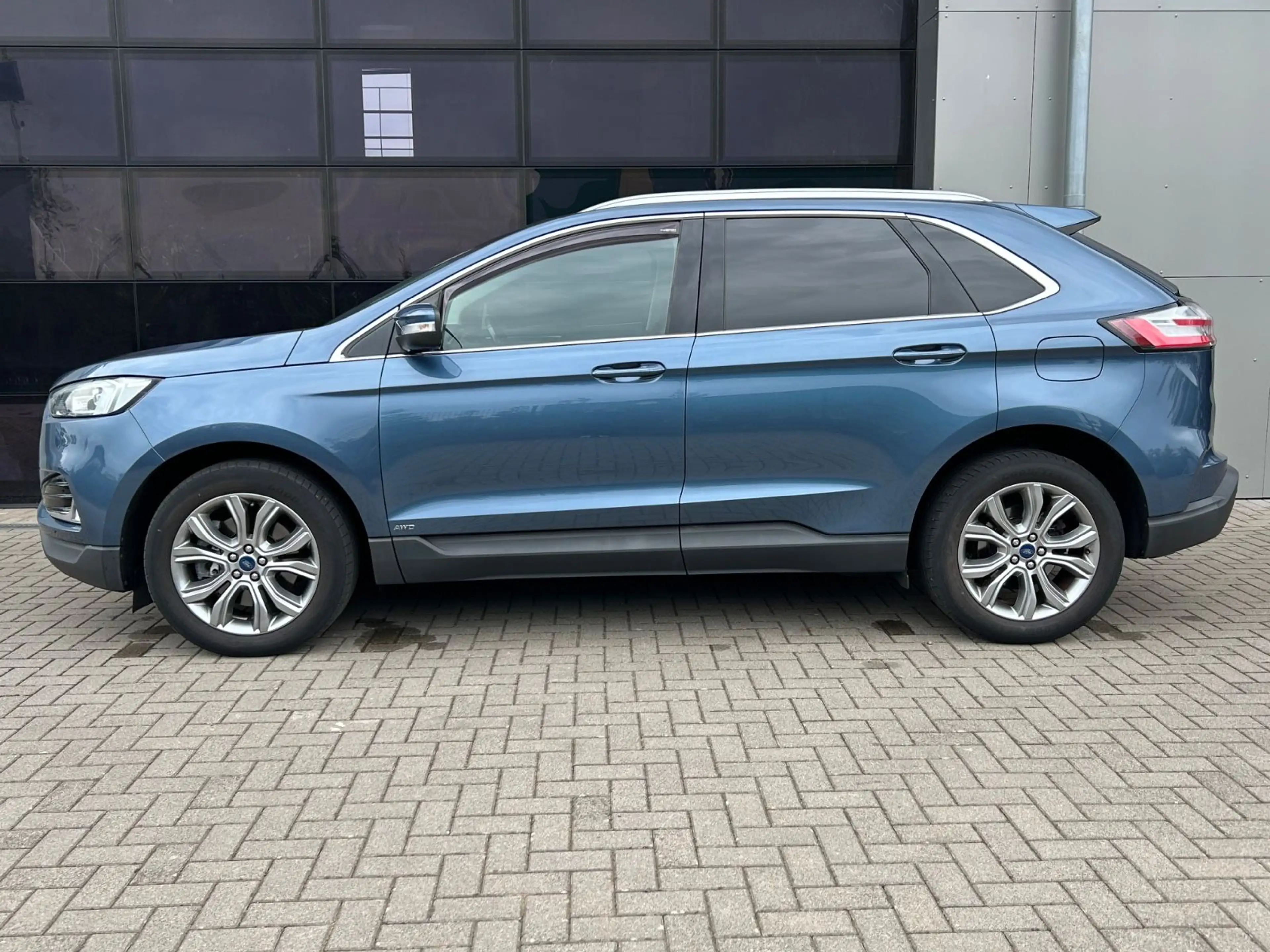 Ford Edge Titanium 4x4|AHK|Rückfahrkam|Apple|Navi — photo 2