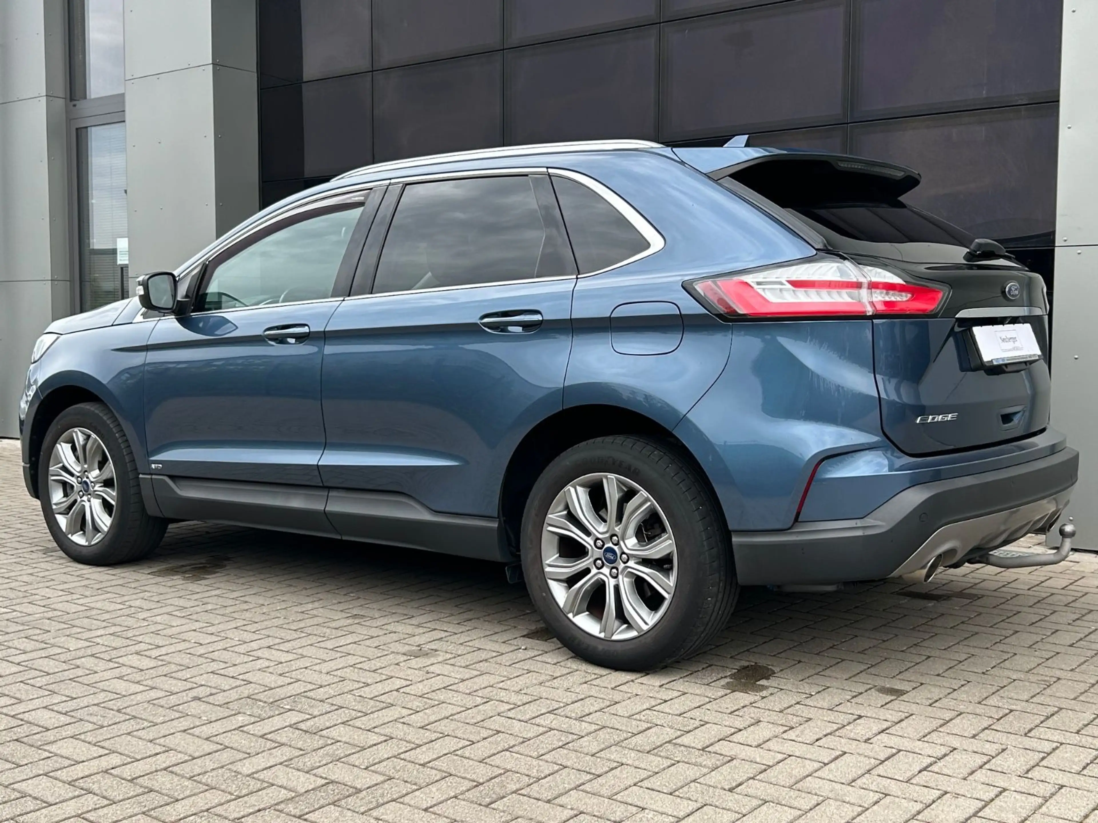 Ford Edge Titanium 4x4|AHK|Rückfahrkam|Apple|Navi — photo 3