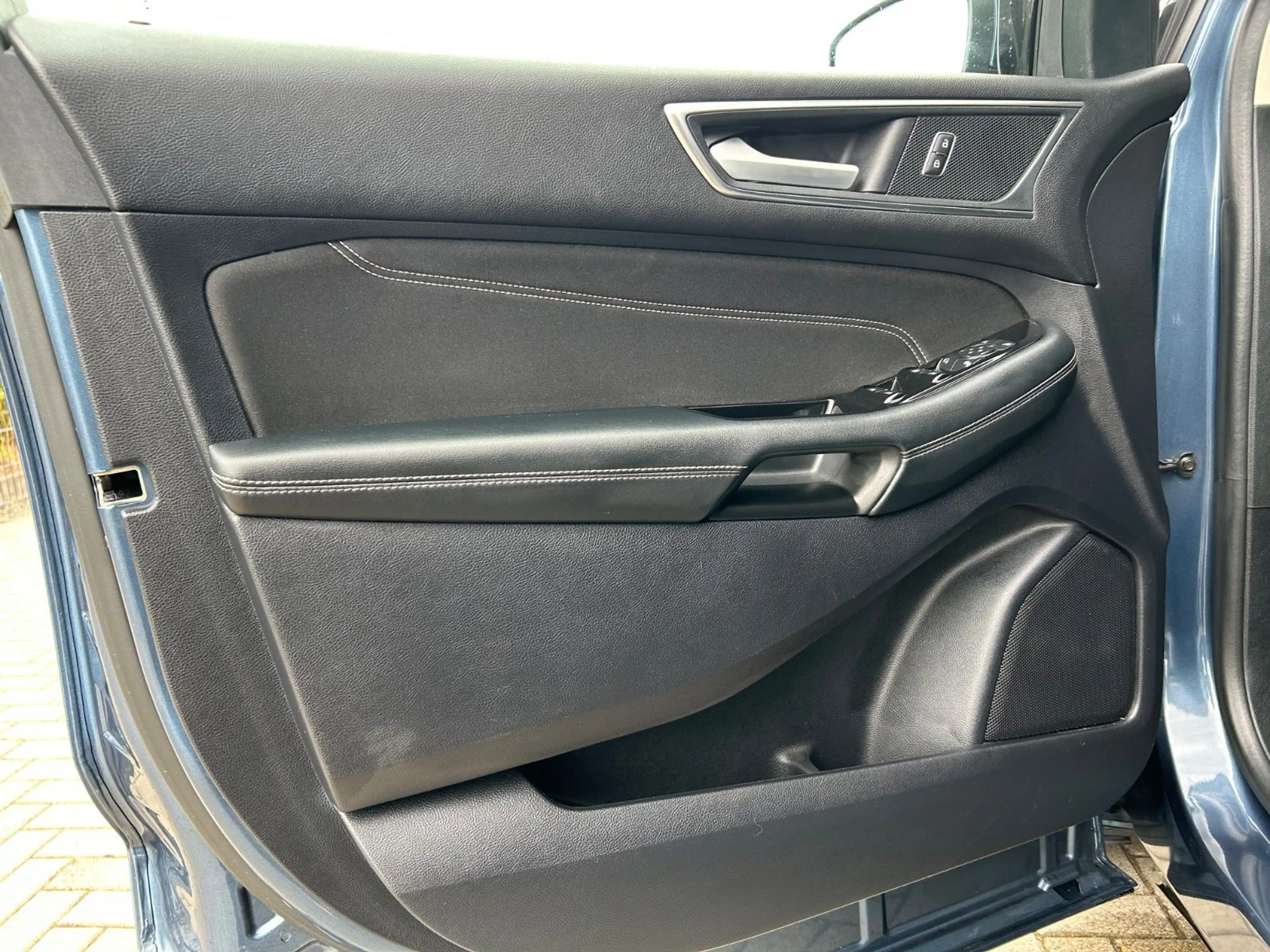 Ford Edge Titanium 4x4|AHK|Rückfahrkam|Apple|Navi — photo 9