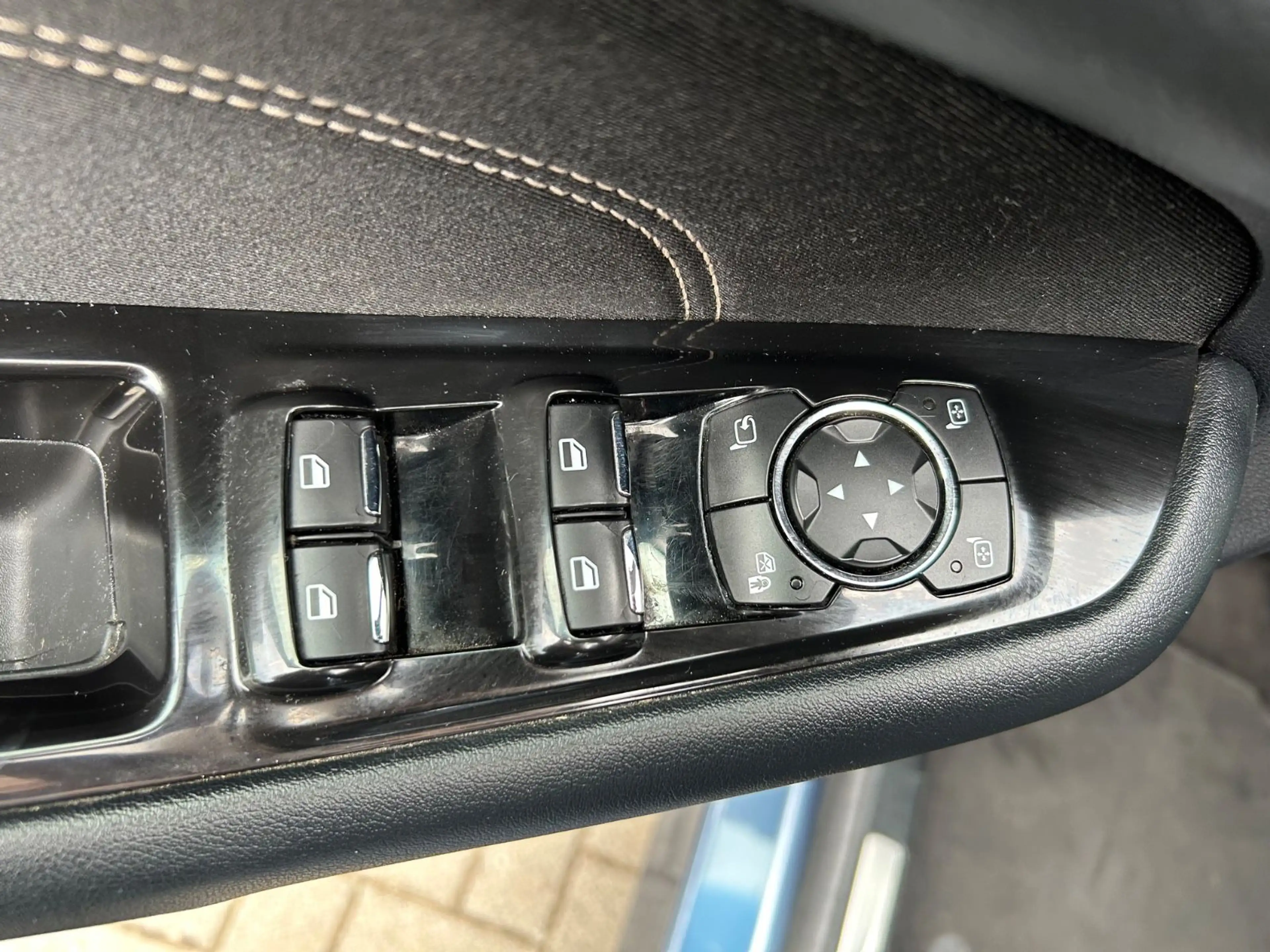 Ford Edge Titanium 4x4|AHK|Rückfahrkam|Apple|Navi — photo 10