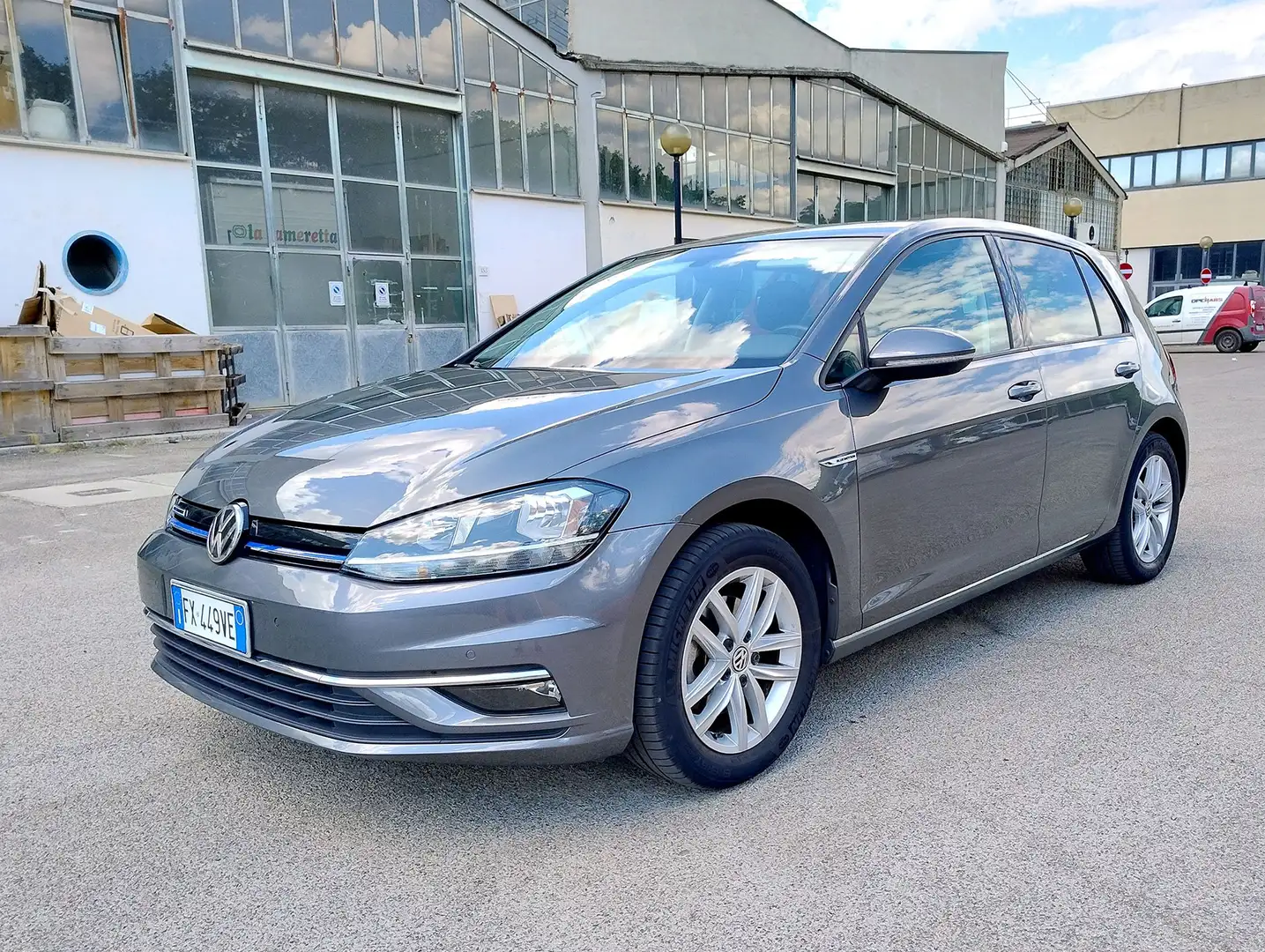 Volkswagen Golf Golf VII 5p 1.5 TGI Executive 130cv Grigio - 1