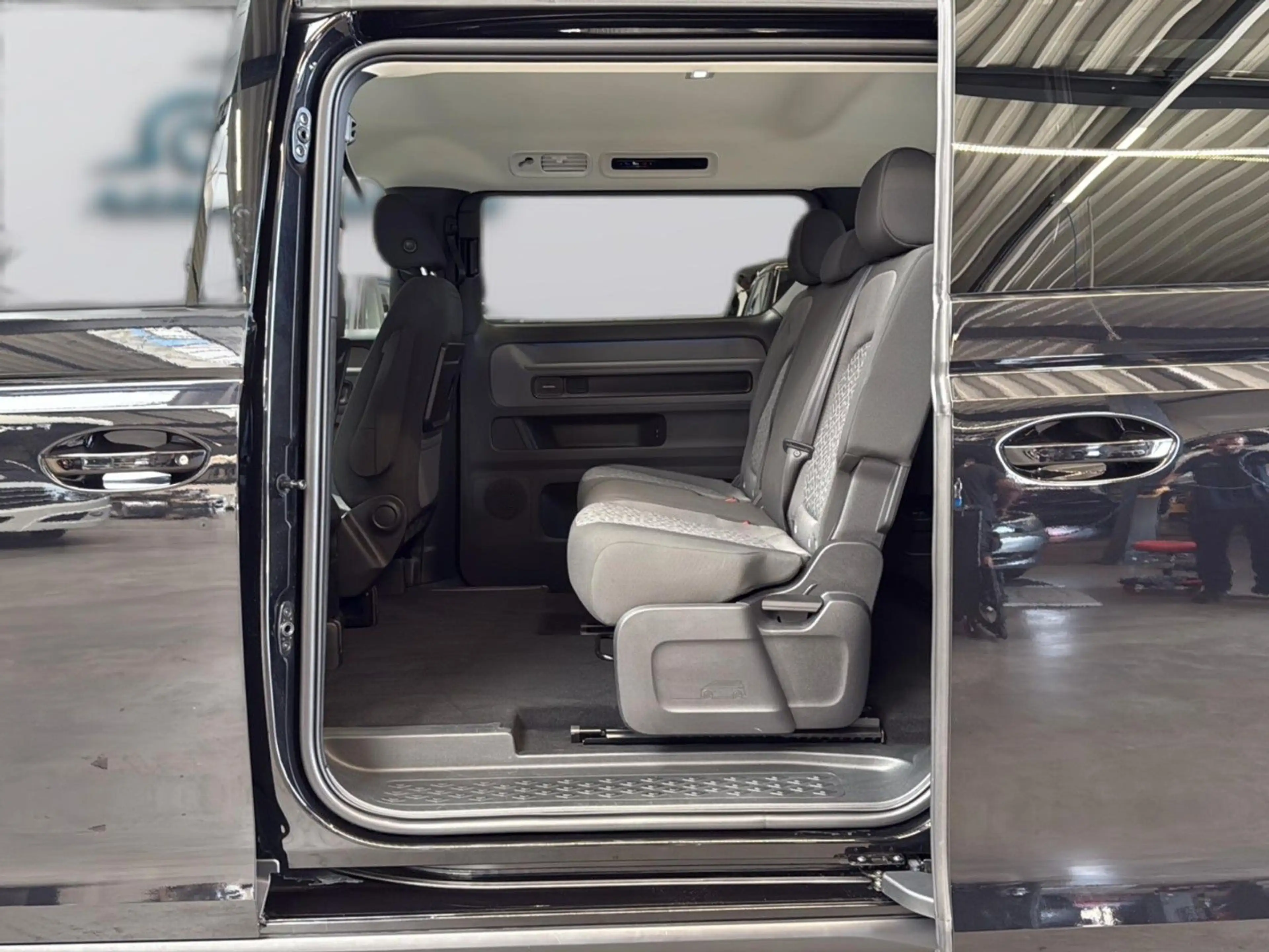 Volkswagen ID. Buzz Pro LR ACC RFK H&K 3-ZK SHZ 360° — photo 9