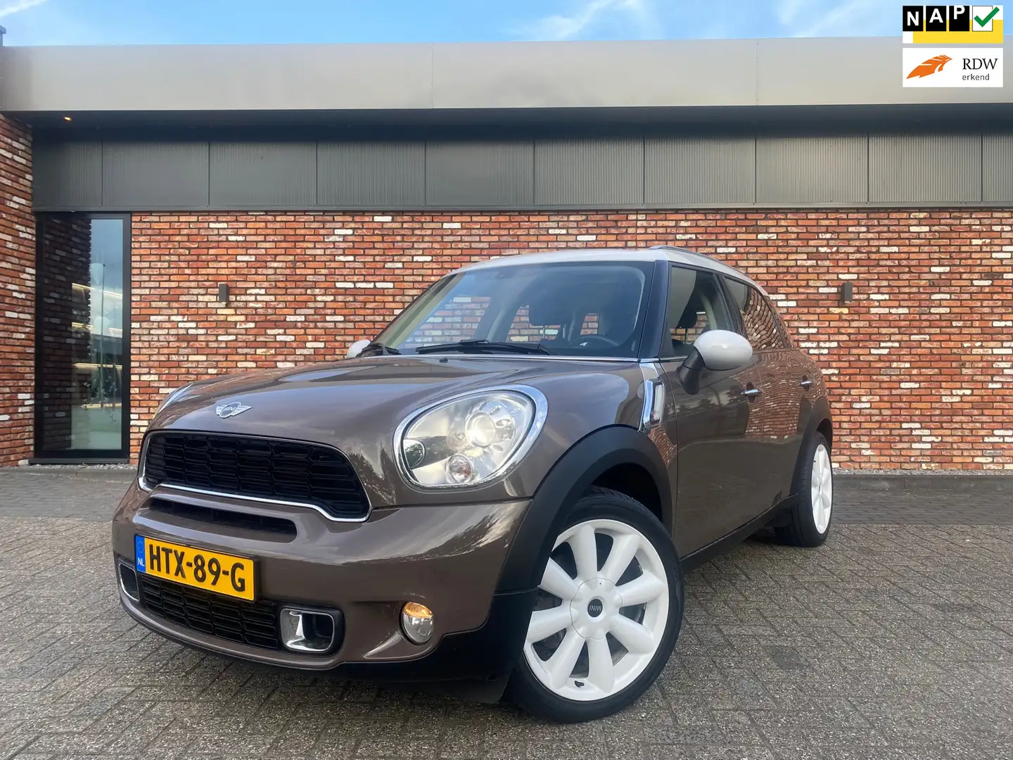 MINI Cooper S Countryman Mini 1.6 Chili Pano Cruise Stoelverw 18inch Bruin - 1