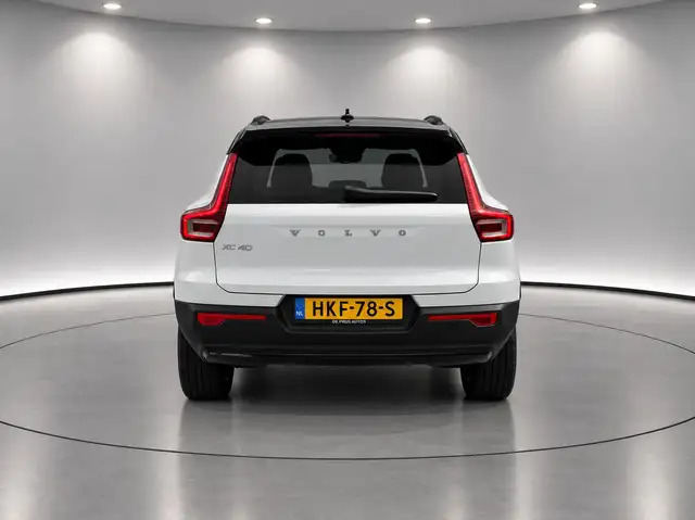 Volvo XC40 view 13