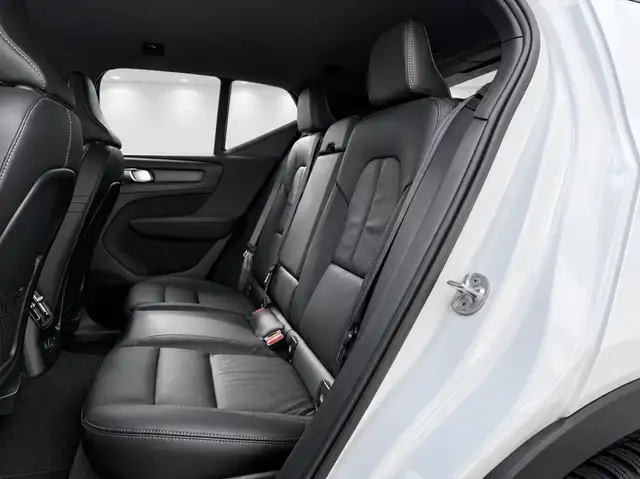 Volvo XC40 view 5