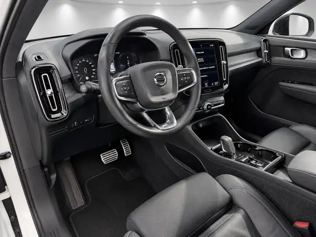 Volvo XC40 view 21