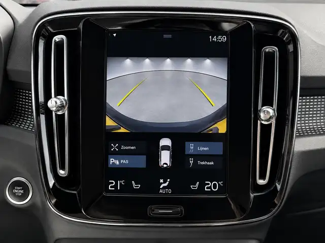 Volvo XC40 view 9