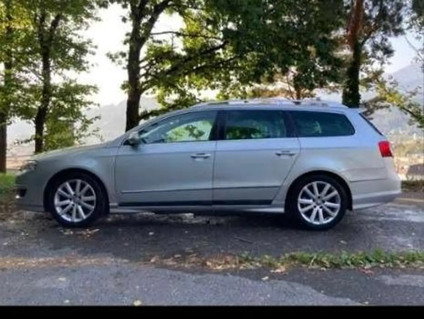 Volkswagen Passat Variant Passat Variant Highline TDI DPF 4Motion Highline Silber - 2