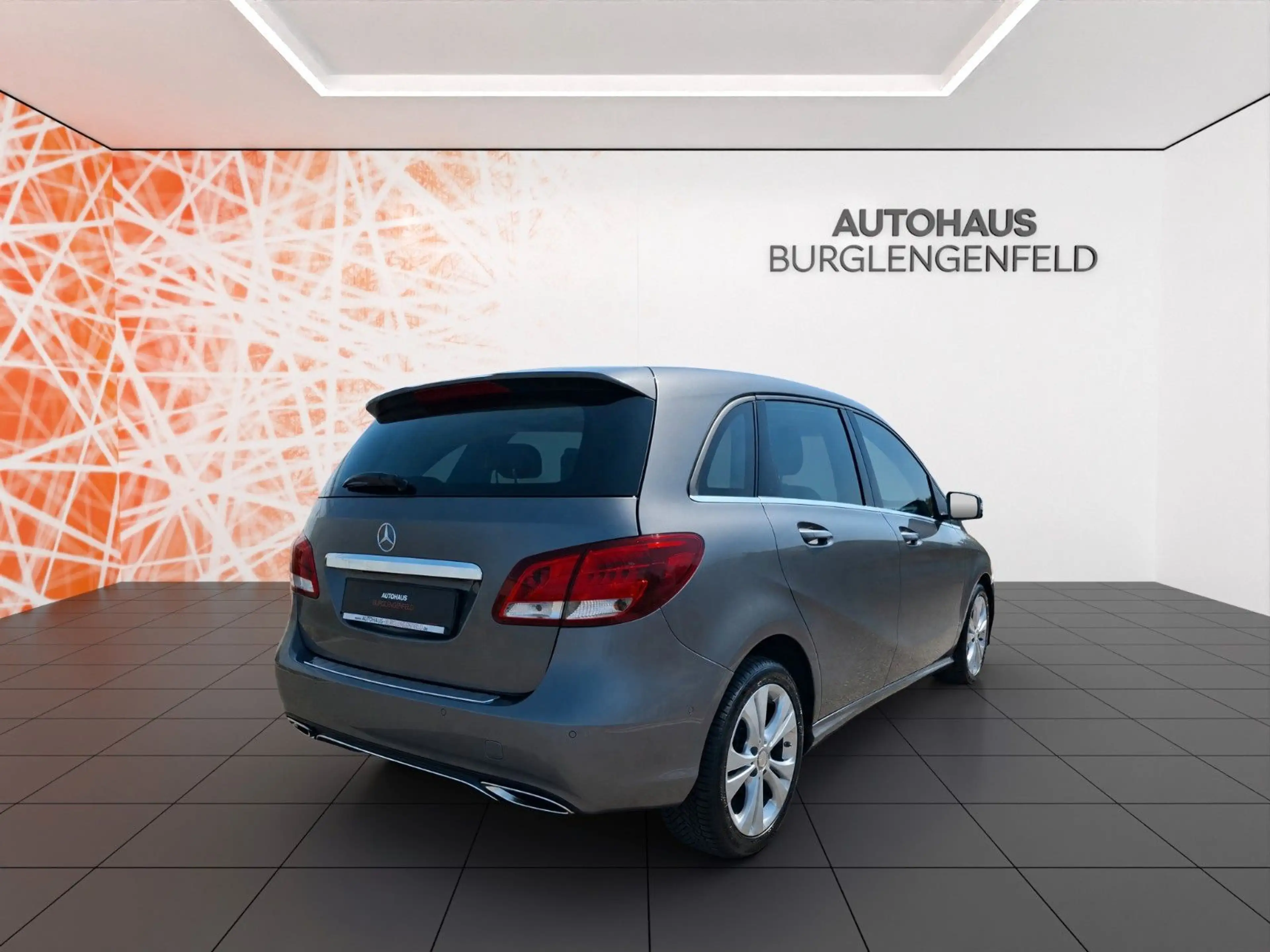 Mercedes-Benz B 180 CDI ! Automatik ! PDC ! NAVI ! AHK ! — photo 5