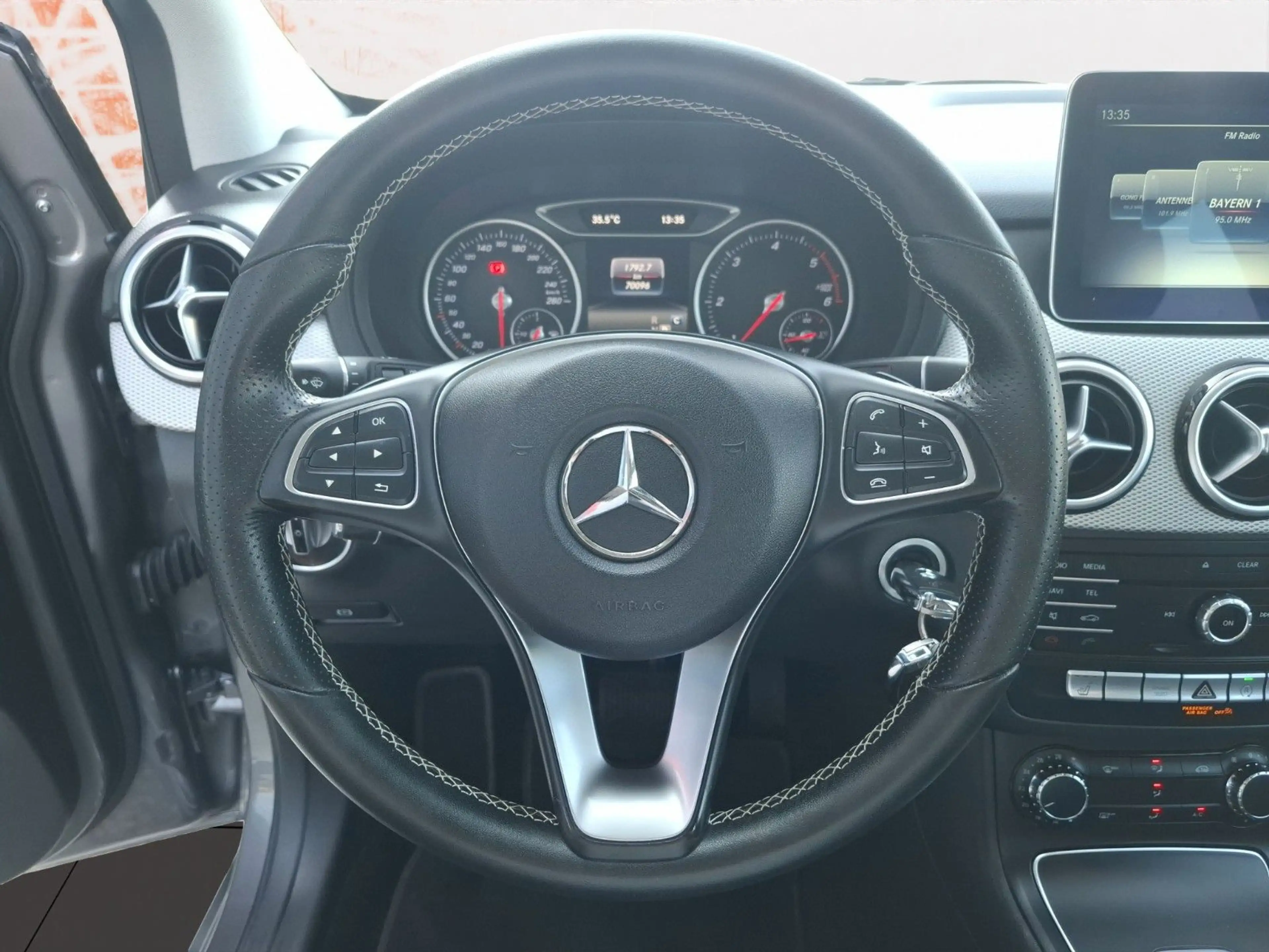 Mercedes-Benz B 180 CDI ! Automatik ! PDC ! NAVI ! AHK ! — photo 13