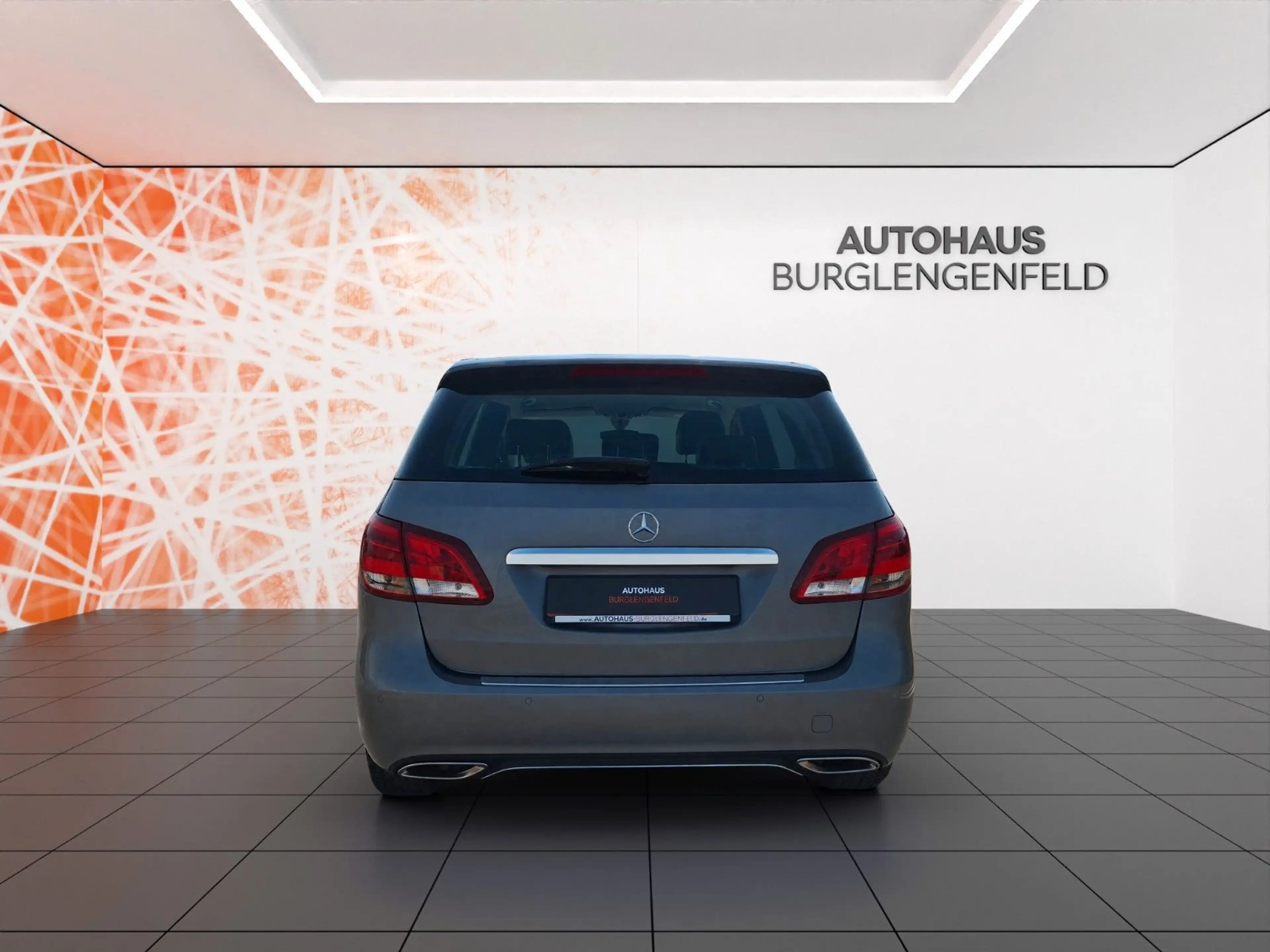Mercedes-Benz B 180 CDI ! Automatik ! PDC ! NAVI ! AHK ! — photo 6