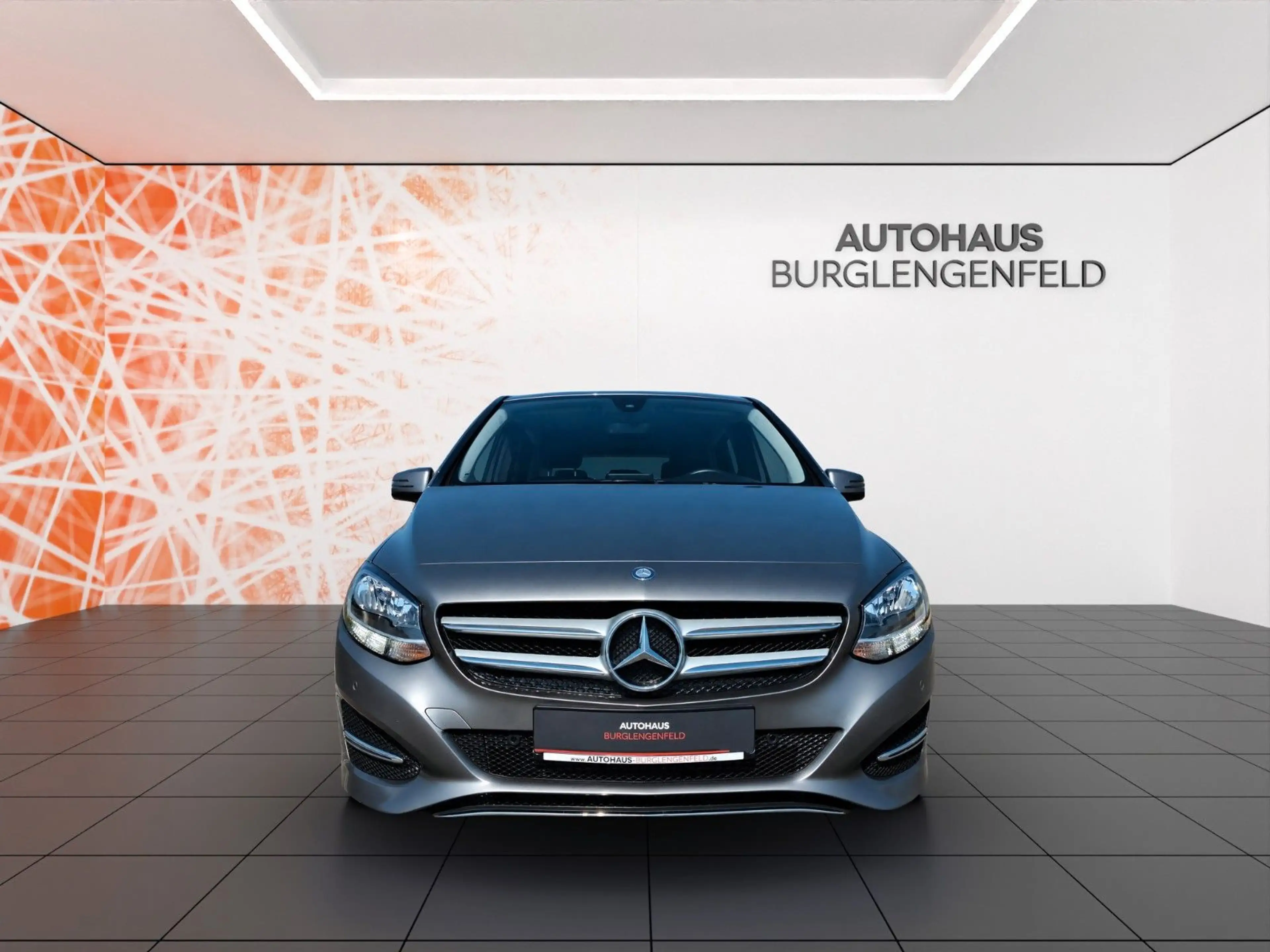 Mercedes-Benz B 180 CDI ! Automatik ! PDC ! NAVI ! AHK ! — photo 2