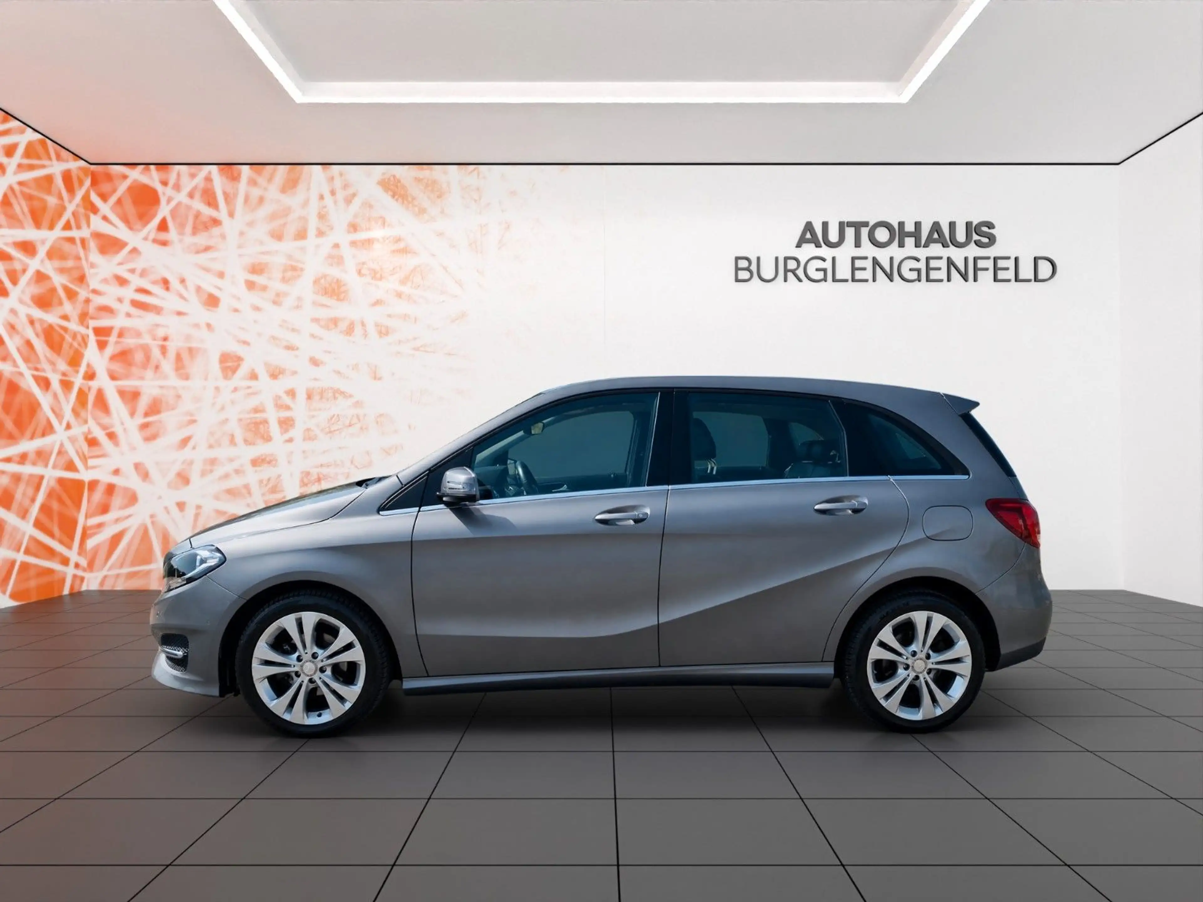 Mercedes-Benz B 180 CDI ! Automatik ! PDC ! NAVI ! AHK ! — photo 8