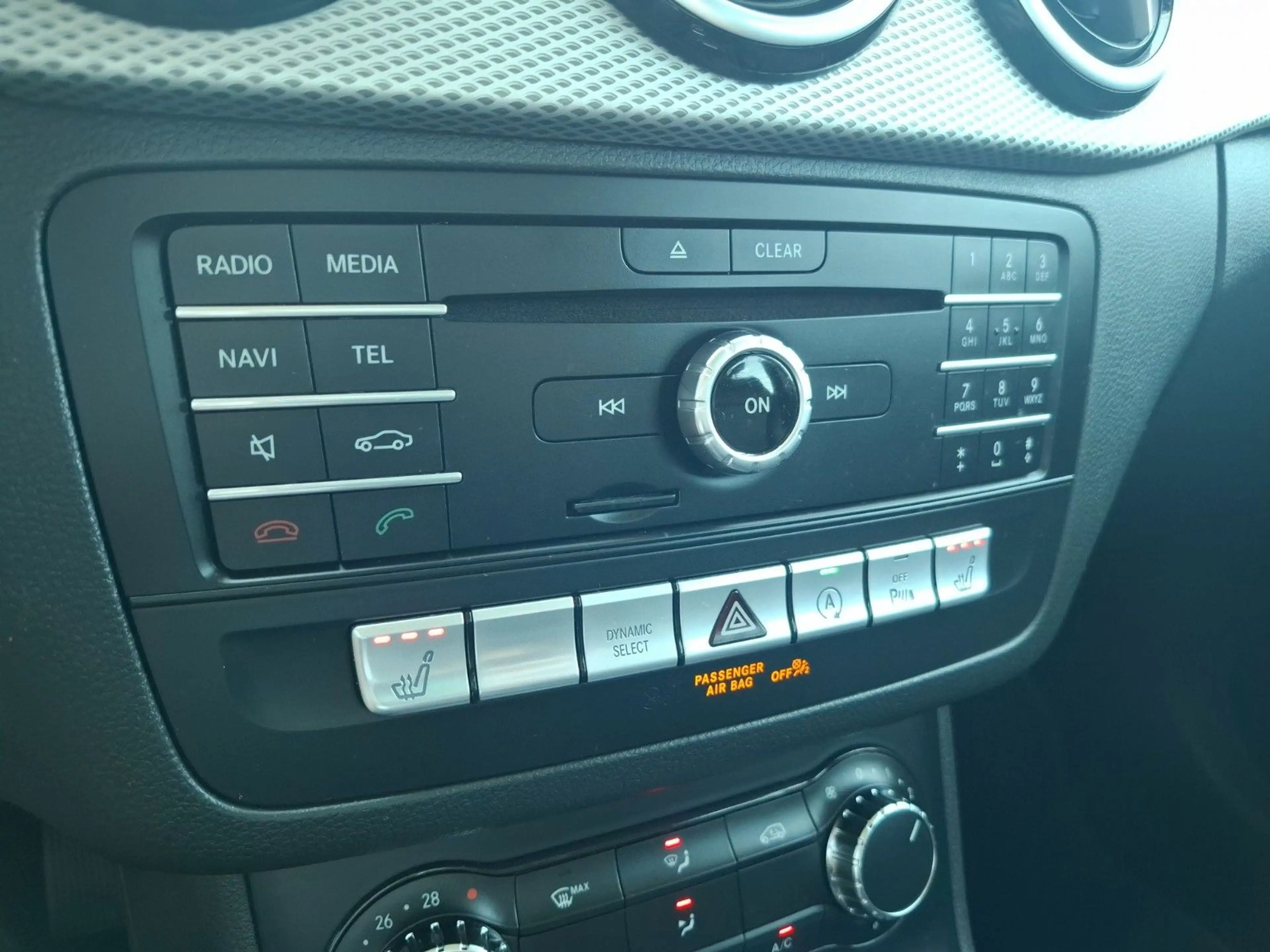 Mercedes-Benz B 180 CDI ! Automatik ! PDC ! NAVI ! AHK ! — photo 15