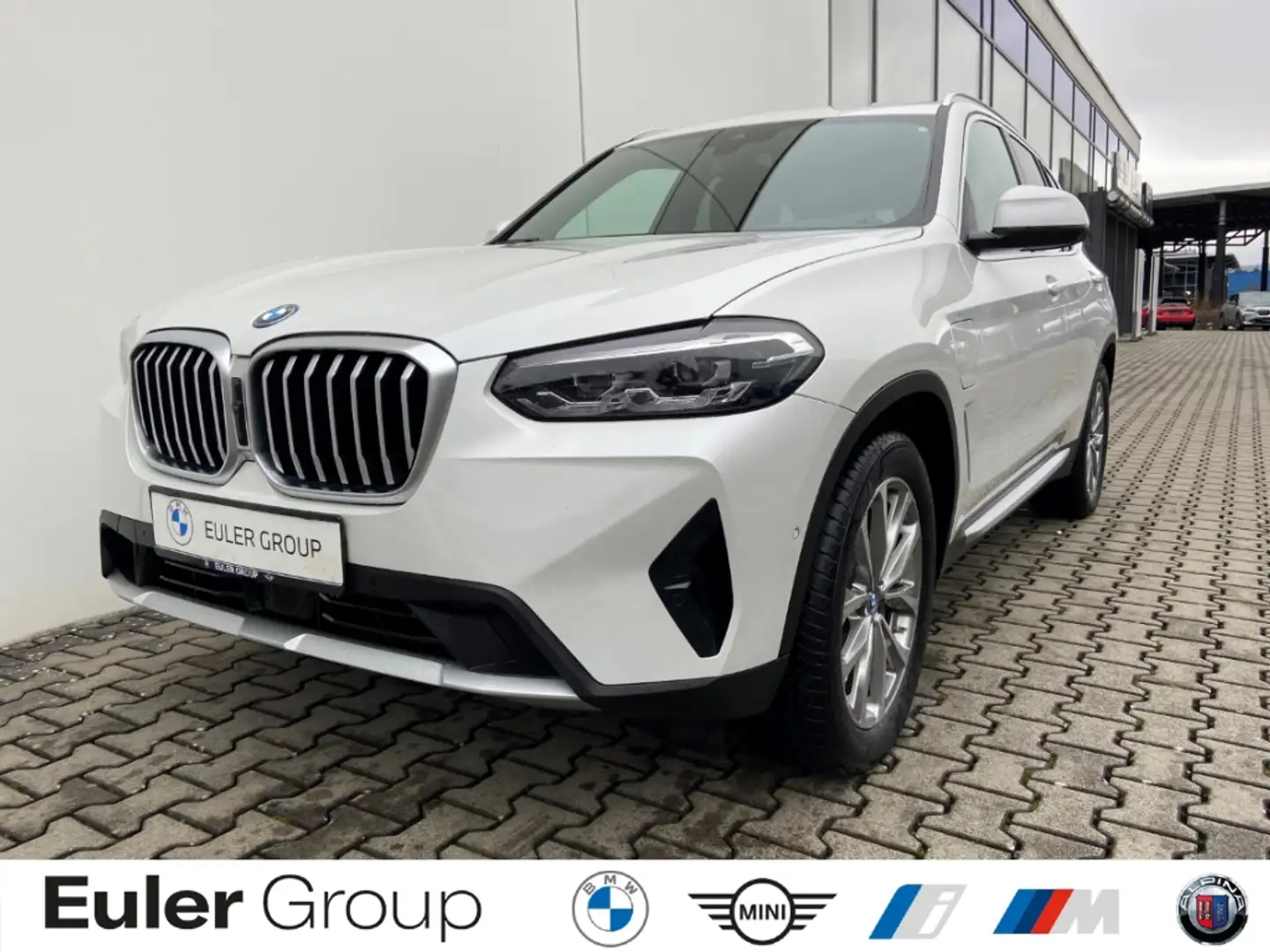 BMW X3 xDrive 30e HUD AHK-klappbar AHK Navi Digitales Coc Weiß - 1