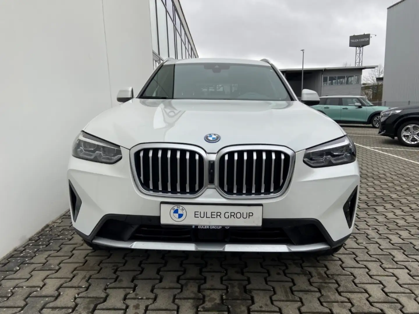 BMW X3 xDrive 30e HUD AHK-klappbar AHK Navi Digitales Coc Weiß - 2
