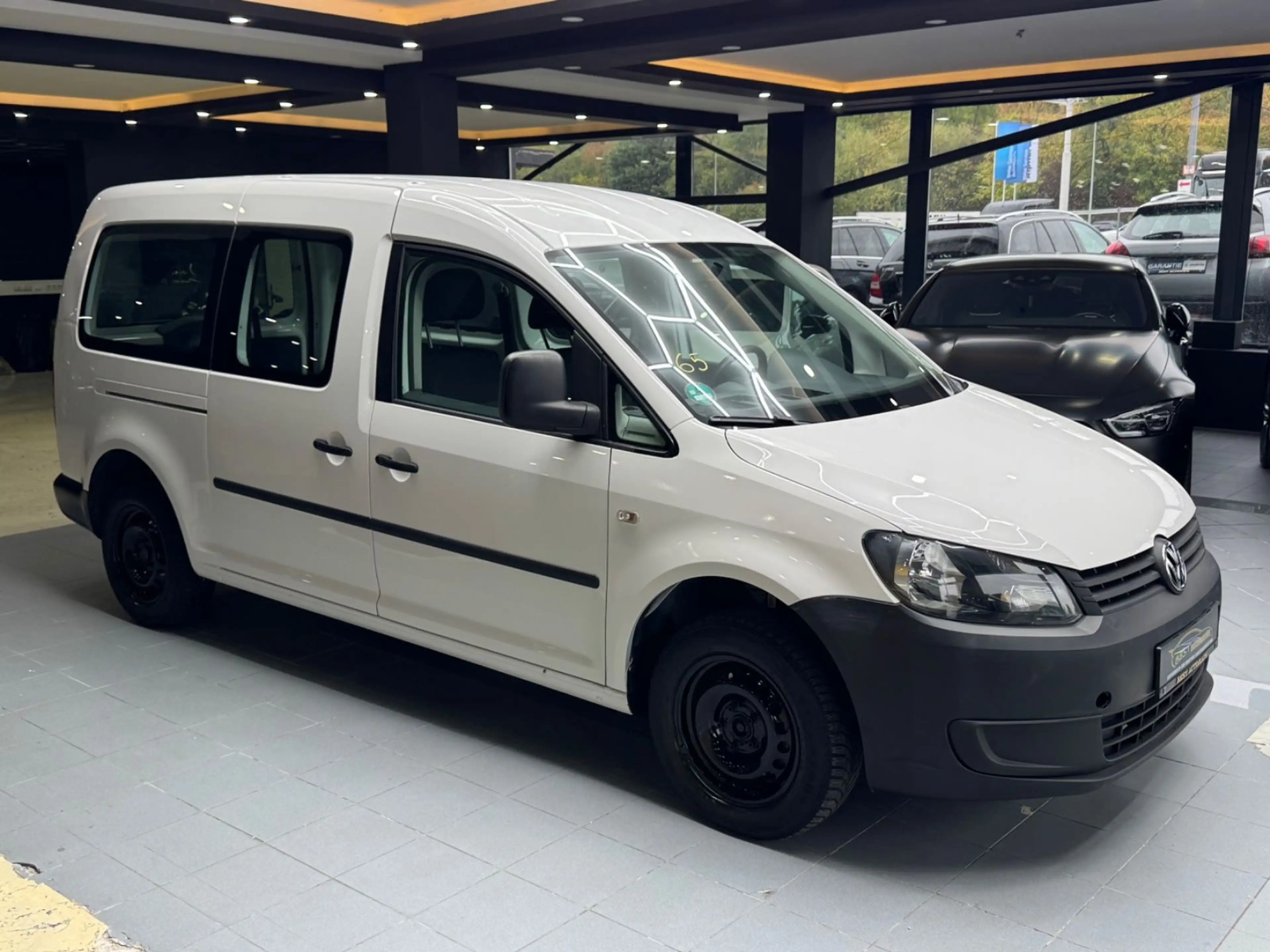 Volkswagen Caddy — photo 4