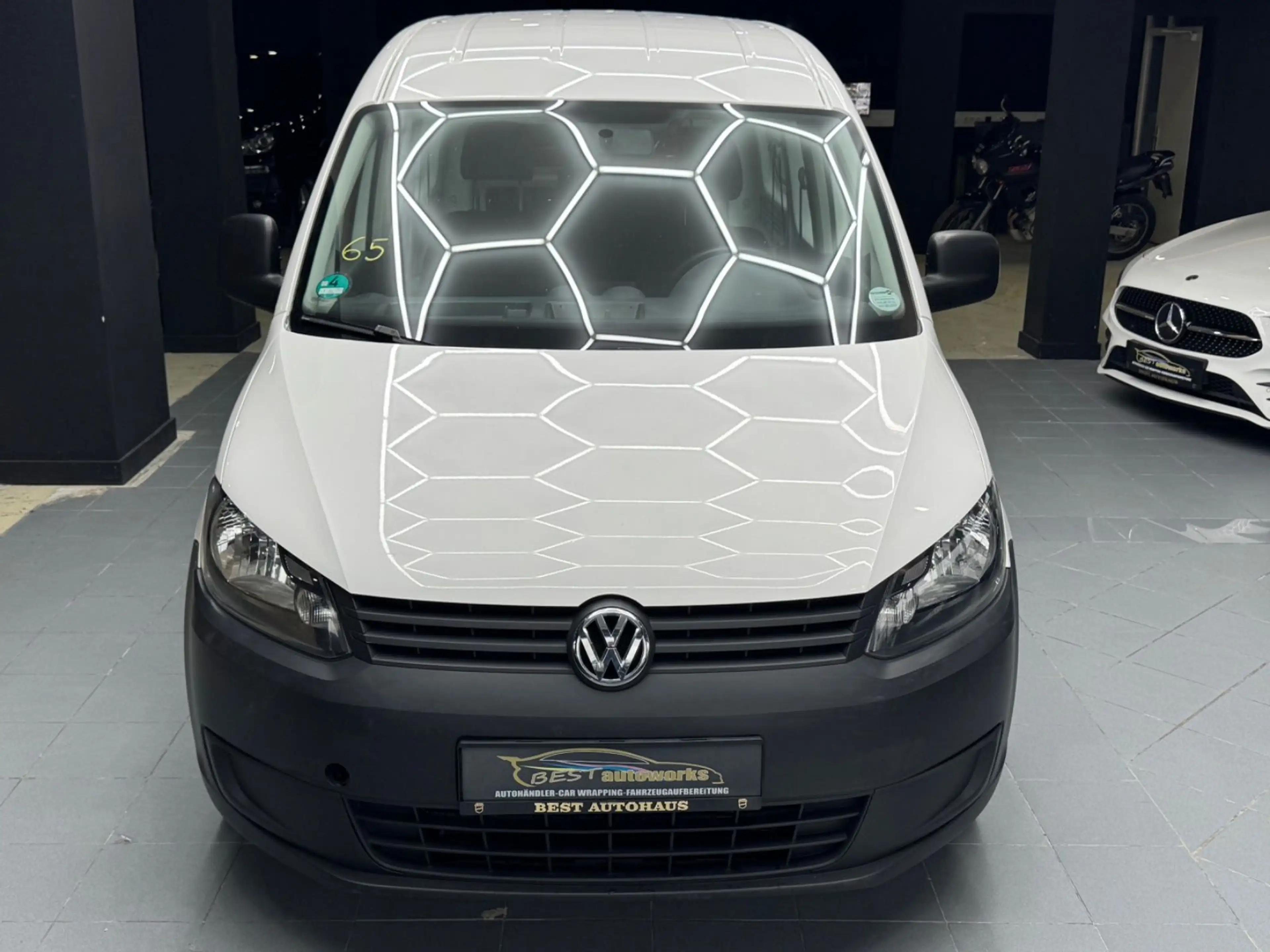 Volkswagen Caddy — photo 3