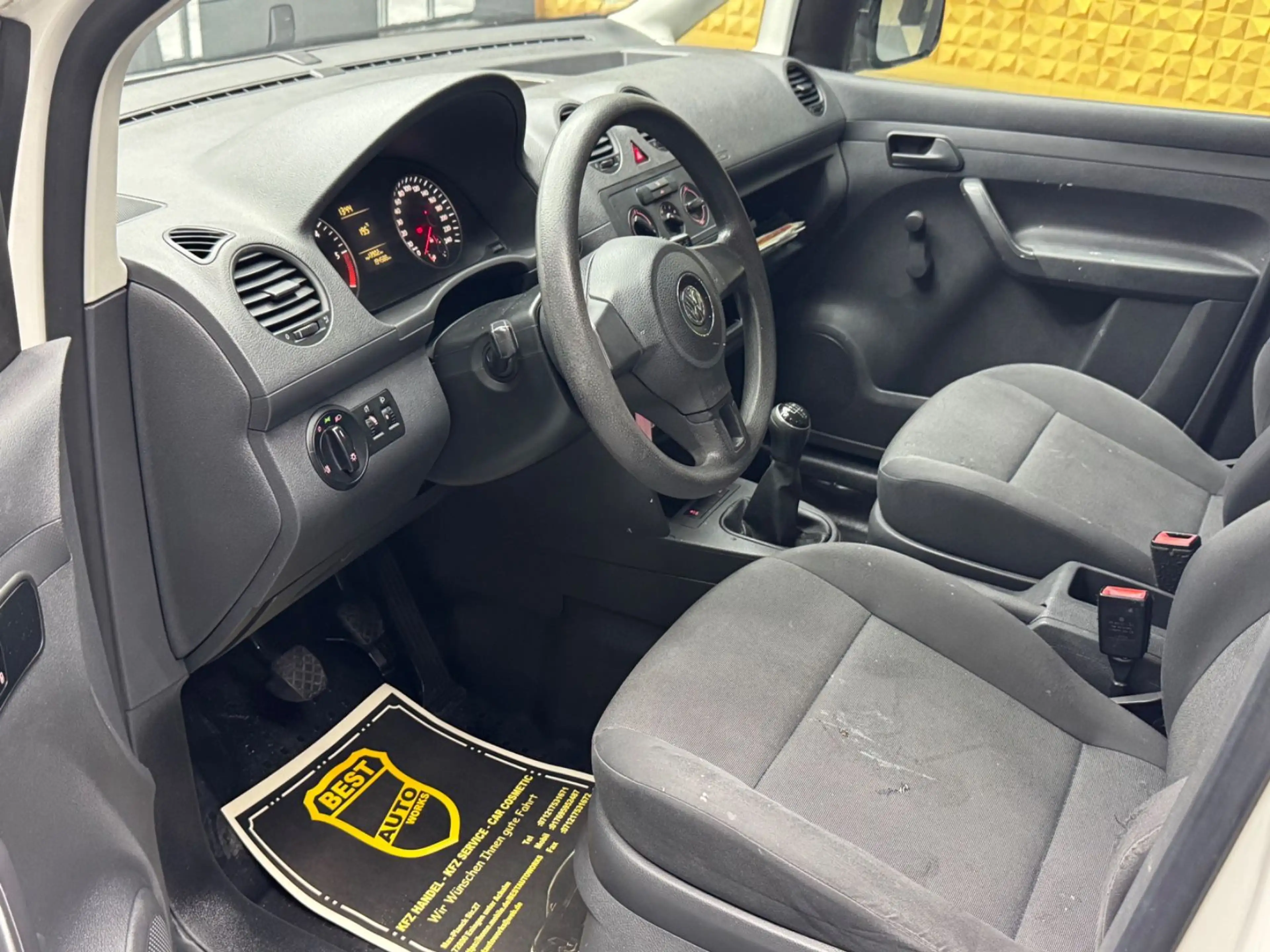 Volkswagen Caddy — photo 12