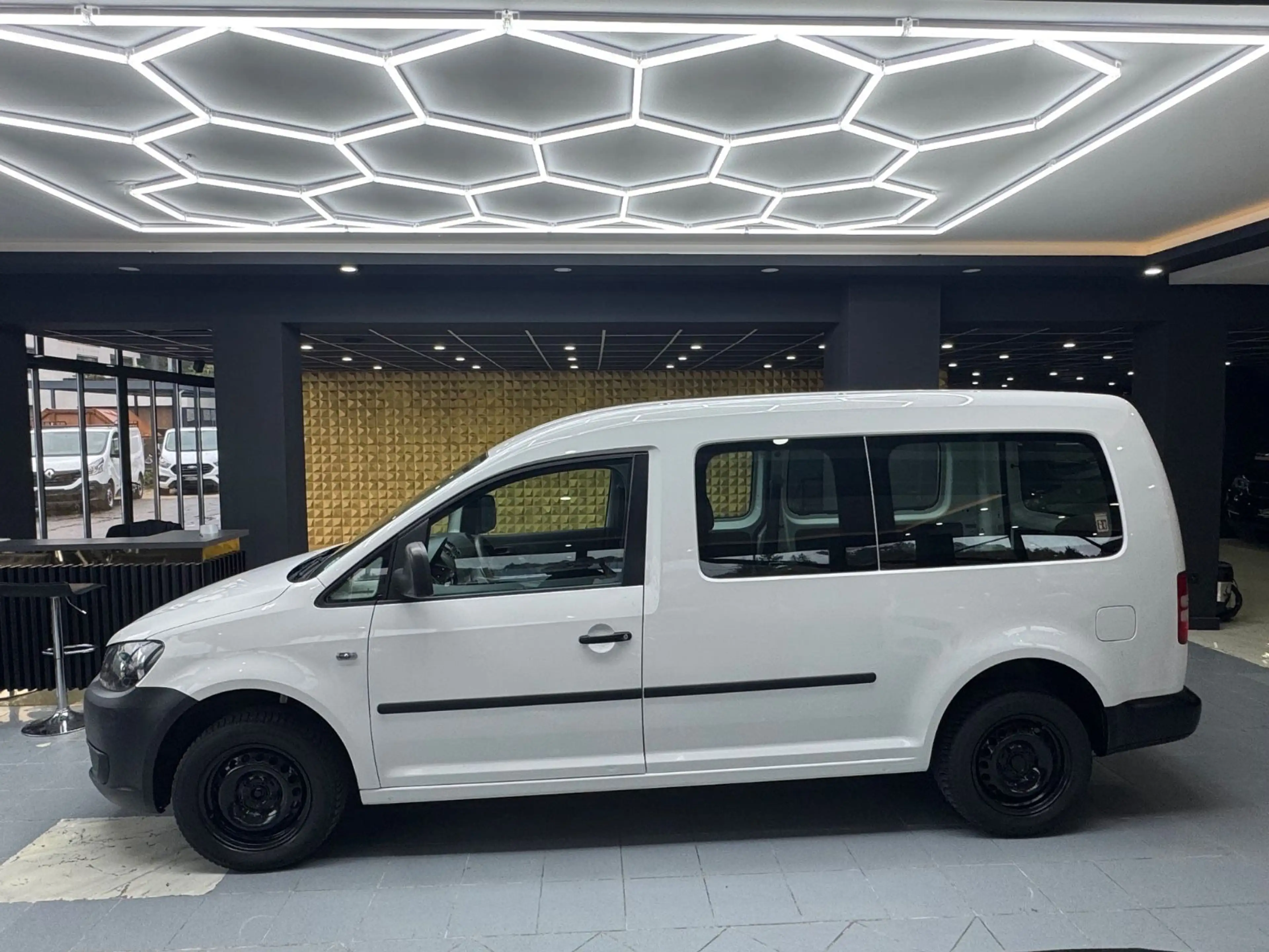 Volkswagen Caddy — photo 15