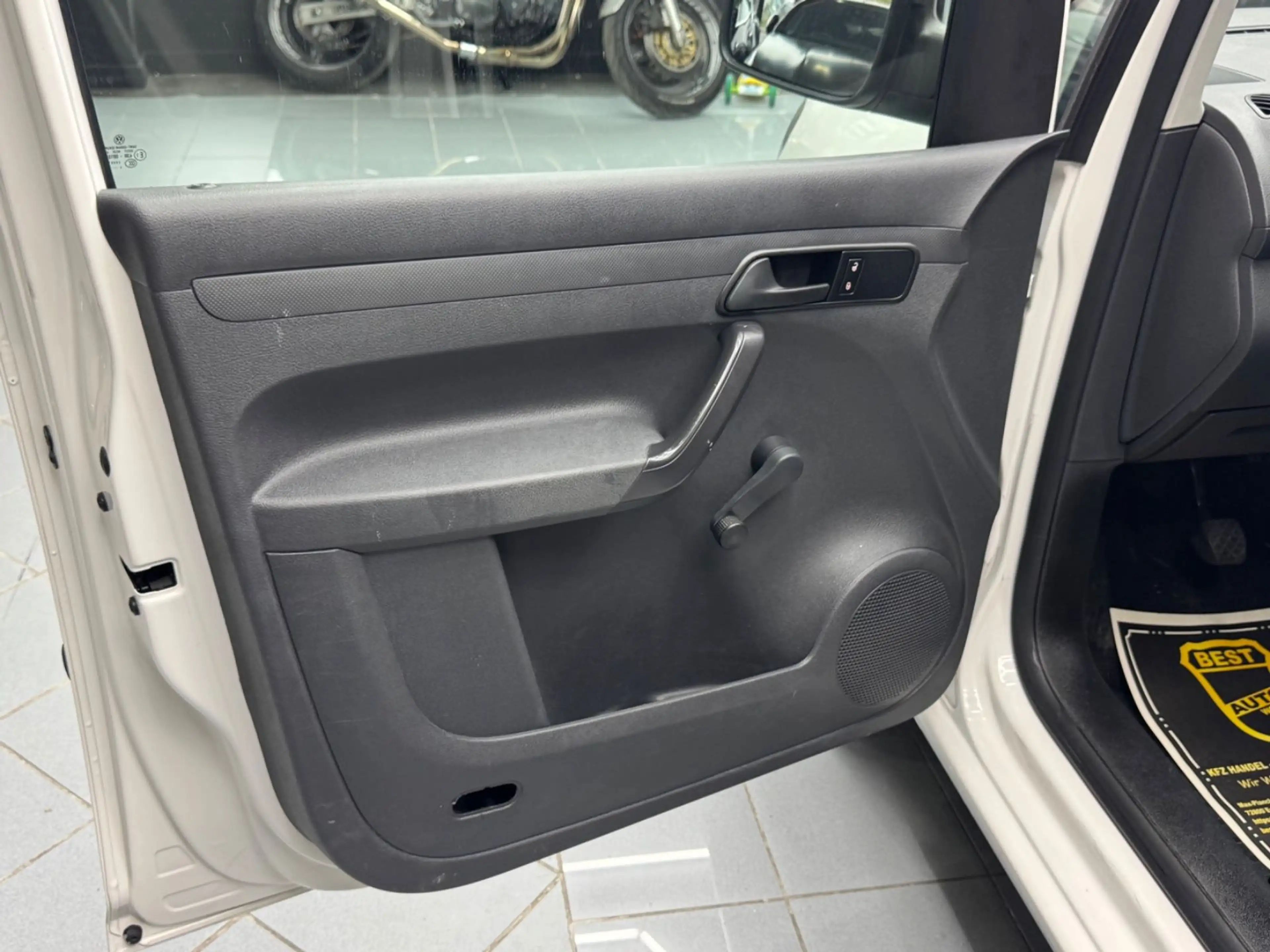 Volkswagen Caddy — photo 13