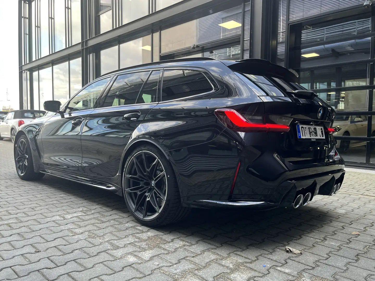 BMW M3 M3 Competition Touring M xDrive Schwarz - 2