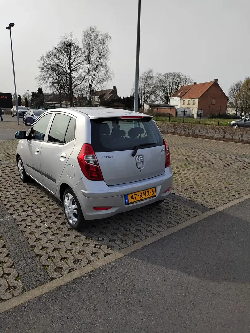 Hyundai i10 1.1 i-Drive Cool Grijs - 2