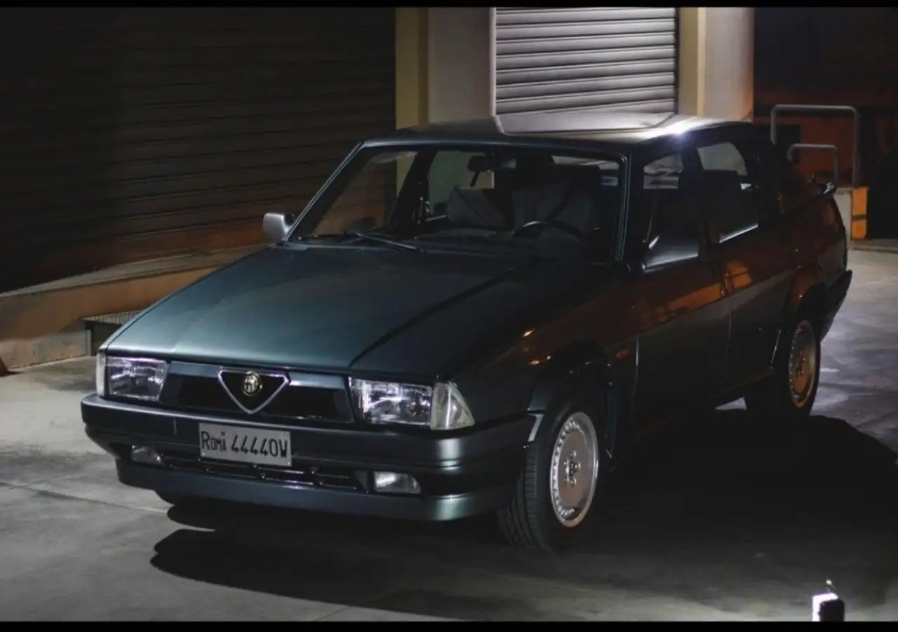Alfa Romeo 75 2.0i ts, foto 6