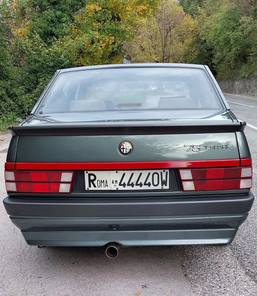 Alfa Romeo 75 2.0i ts, foto 3