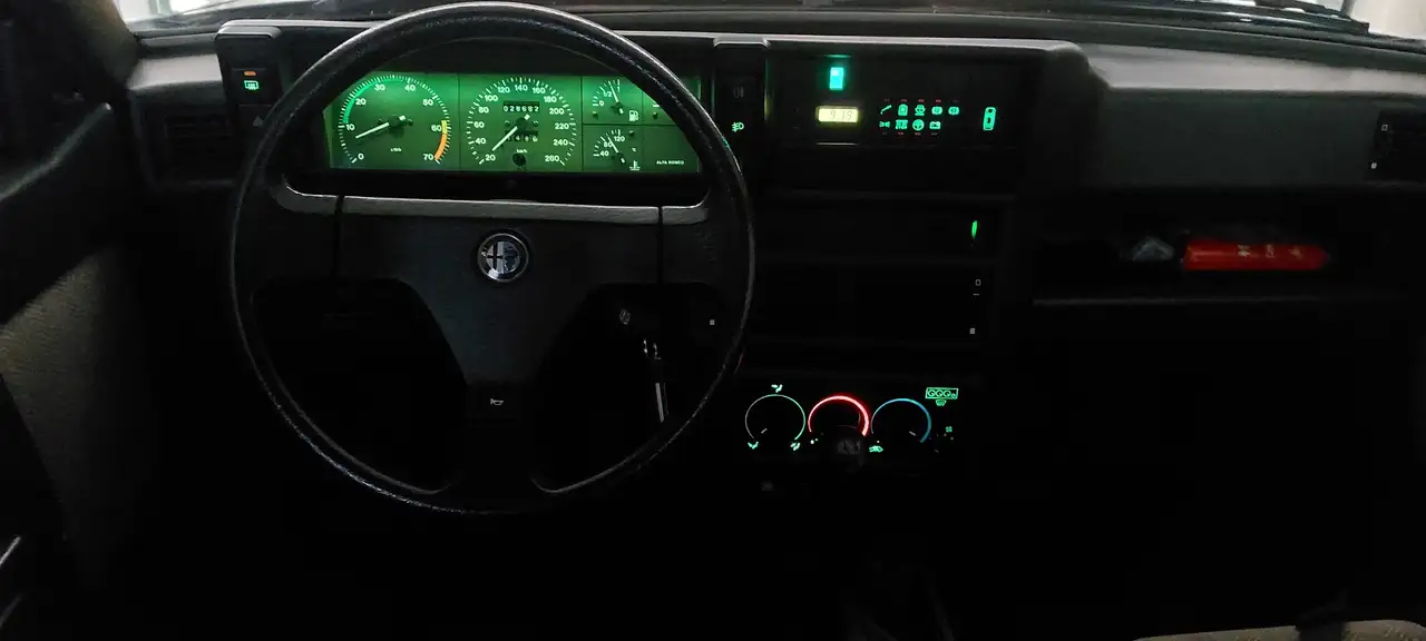 Alfa Romeo 75 2.0i ts, foto 8